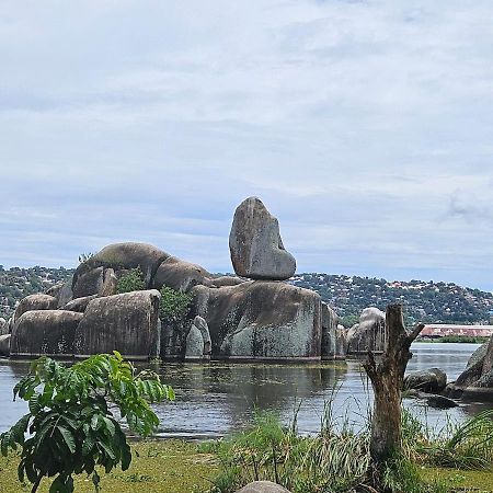 Cozy Home on Rocks Mwanza Exterior photo