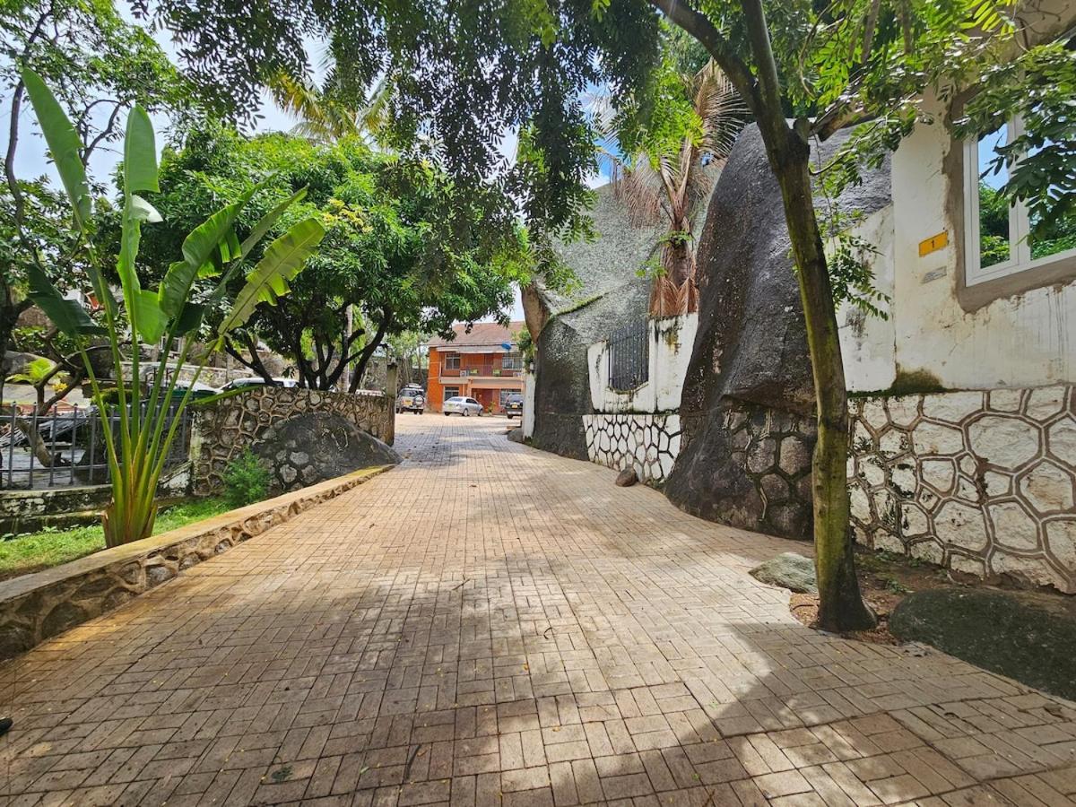 Cozy Home on Rocks Mwanza Exterior photo